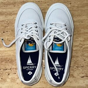 Women’s White Sperry’s Size 6